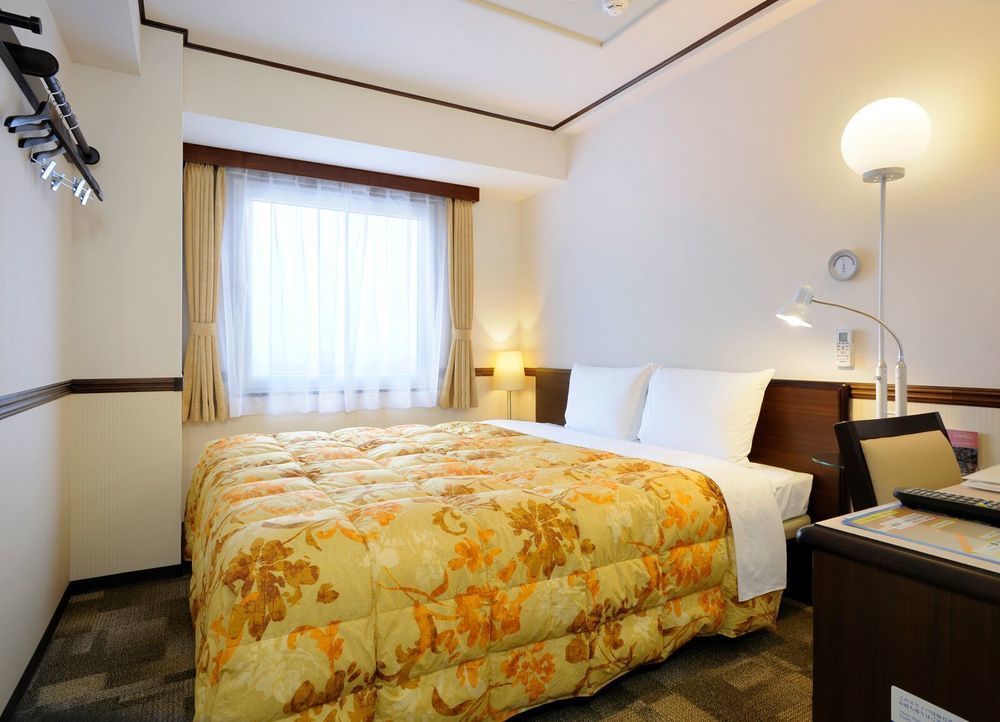 Toyoko Inn Tokyo Yamanote Sen Otsuka Eki Kita Guchi No 2 Buitenkant foto