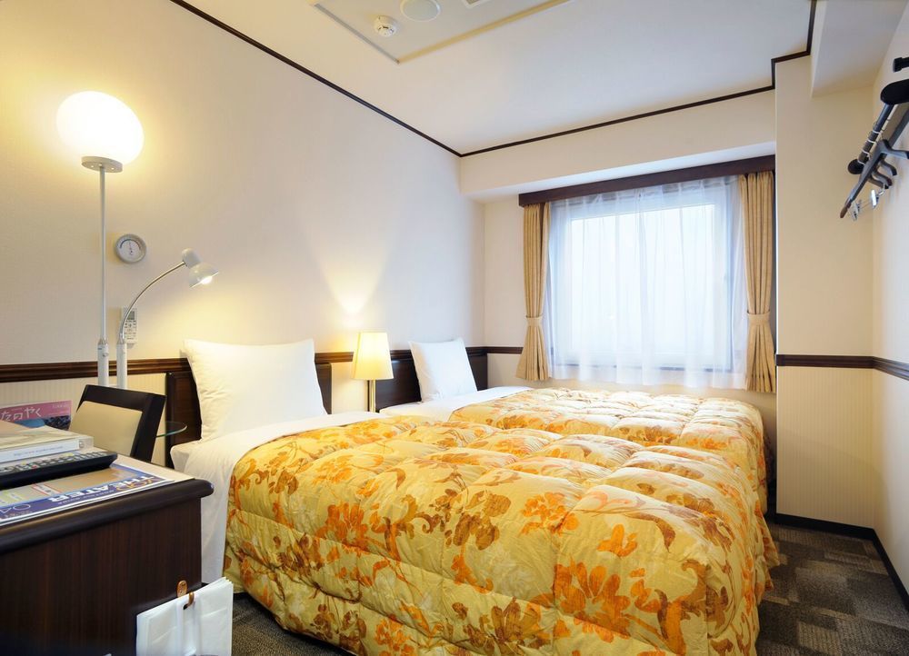 Toyoko Inn Tokyo Yamanote Sen Otsuka Eki Kita Guchi No 2 Buitenkant foto