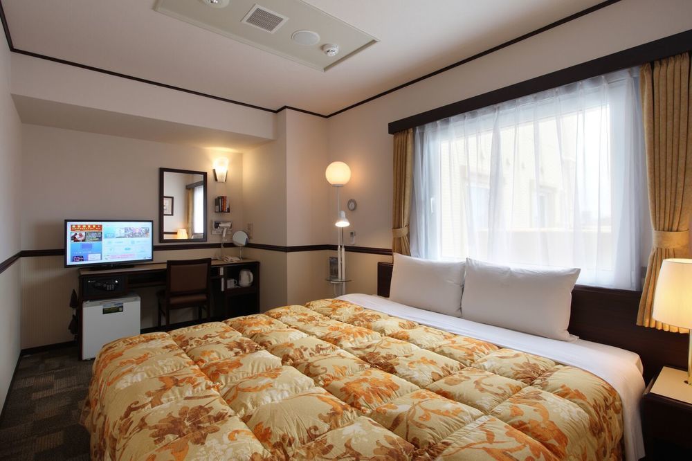 Toyoko Inn Tokyo Yamanote Sen Otsuka Eki Kita Guchi No 2 Buitenkant foto