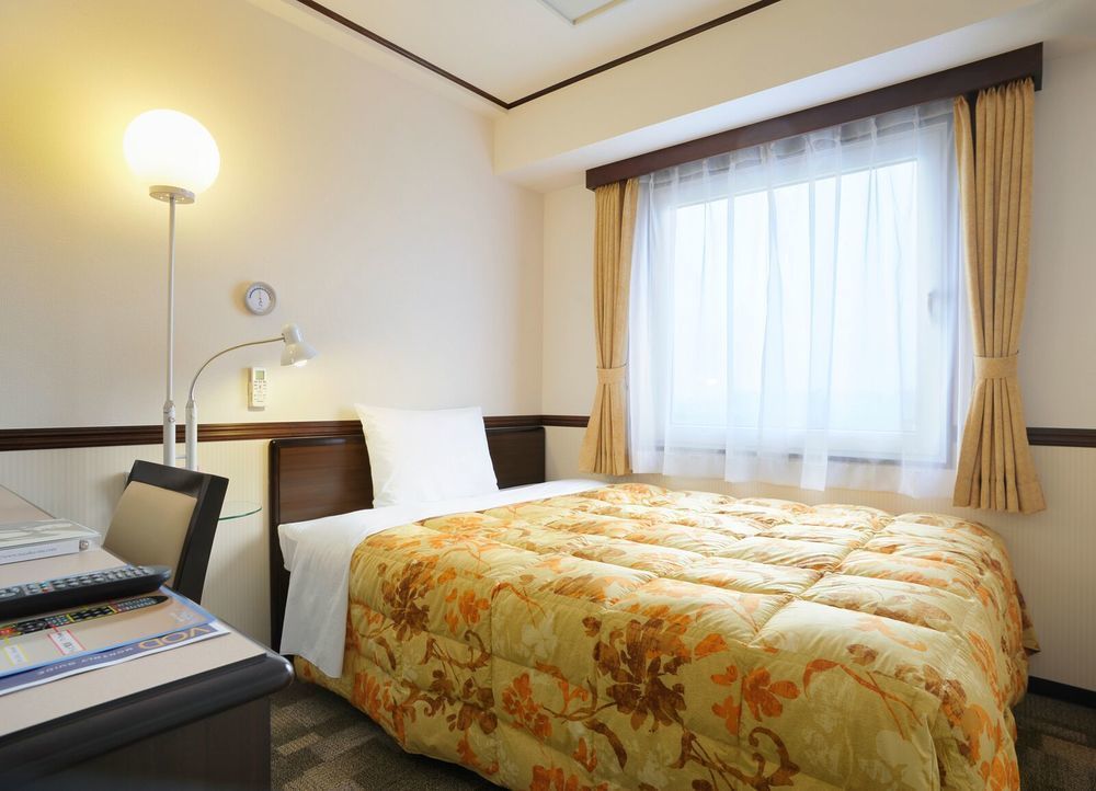 Toyoko Inn Tokyo Yamanote Sen Otsuka Eki Kita Guchi No 2 Buitenkant foto
